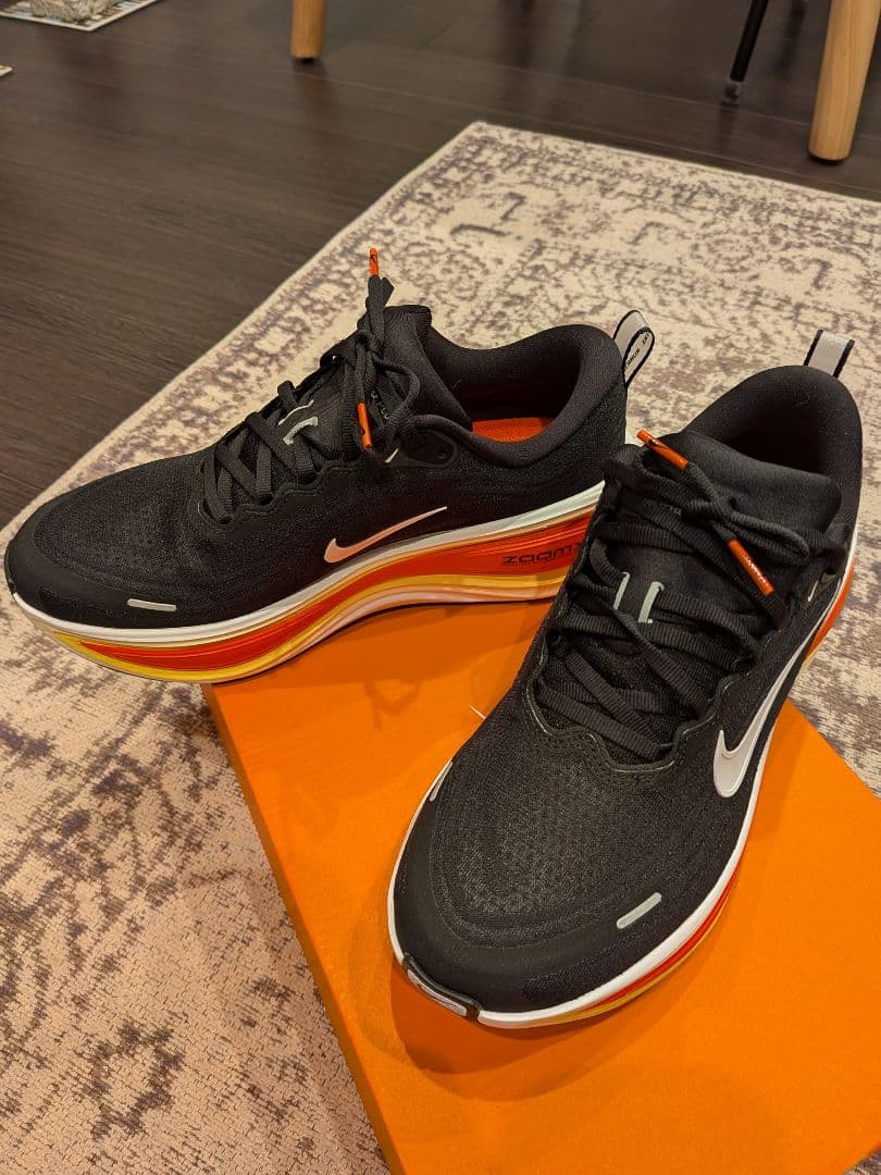 【27cm/新品未使用/箱あり】新色　ナイキ　ボメロプラス　値引きなし即決