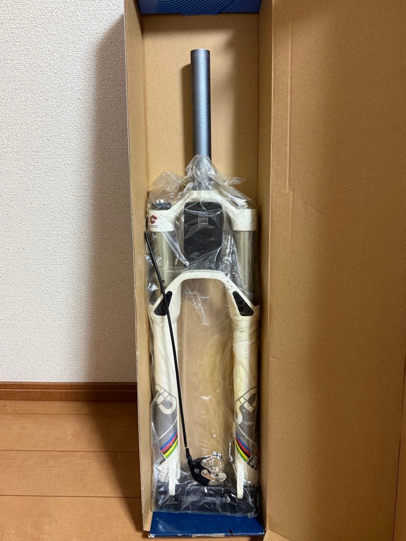 ROCKSHOX SID WORLDCUP サスペンション　MTB 26 インチ