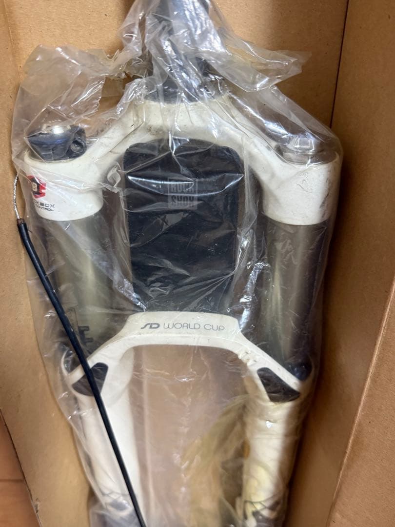 ROCKSHOX SID WORLDCUP サスペンション　MTB 26 インチ
