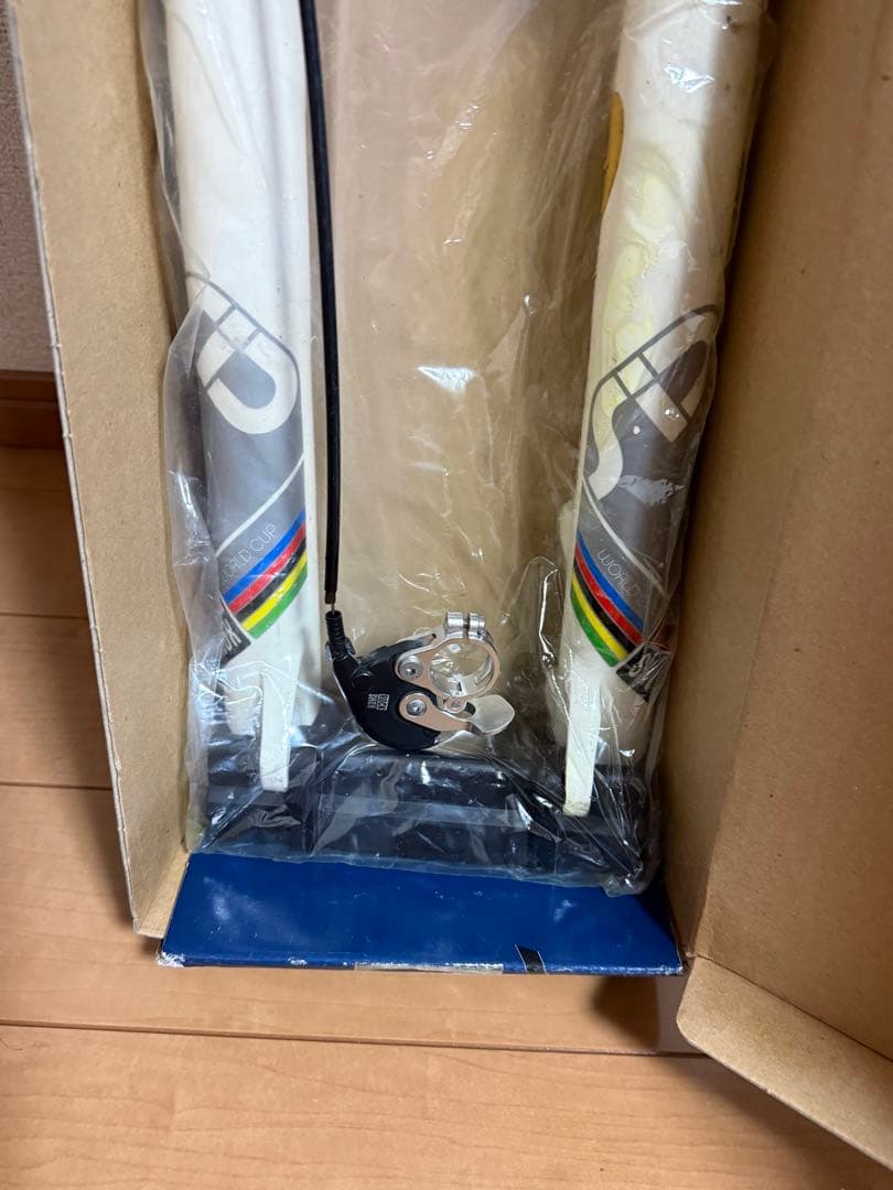 ROCKSHOX SID WORLDCUP サスペンション　MTB 26 インチ
