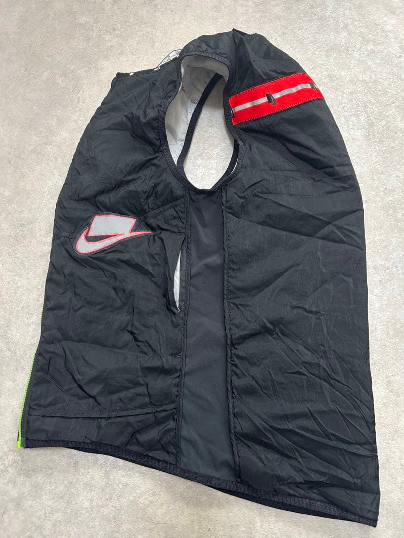 美品 NIKE ウィンドブレーカー ベスト ワイルドラン エアロイヤー 黒　S