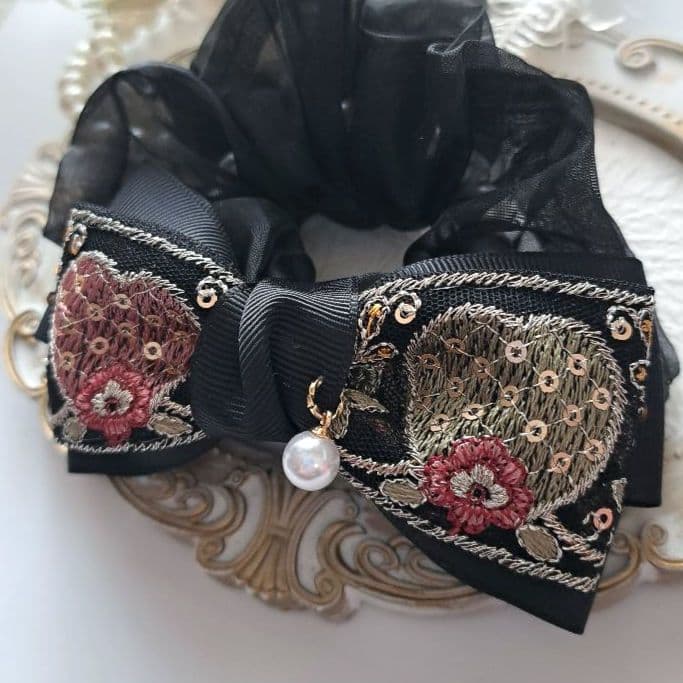 紅茶様お取引中⭐3013⭐❣️大人可愛い華やかアクセ❣️オリジナル✴インド刺繍