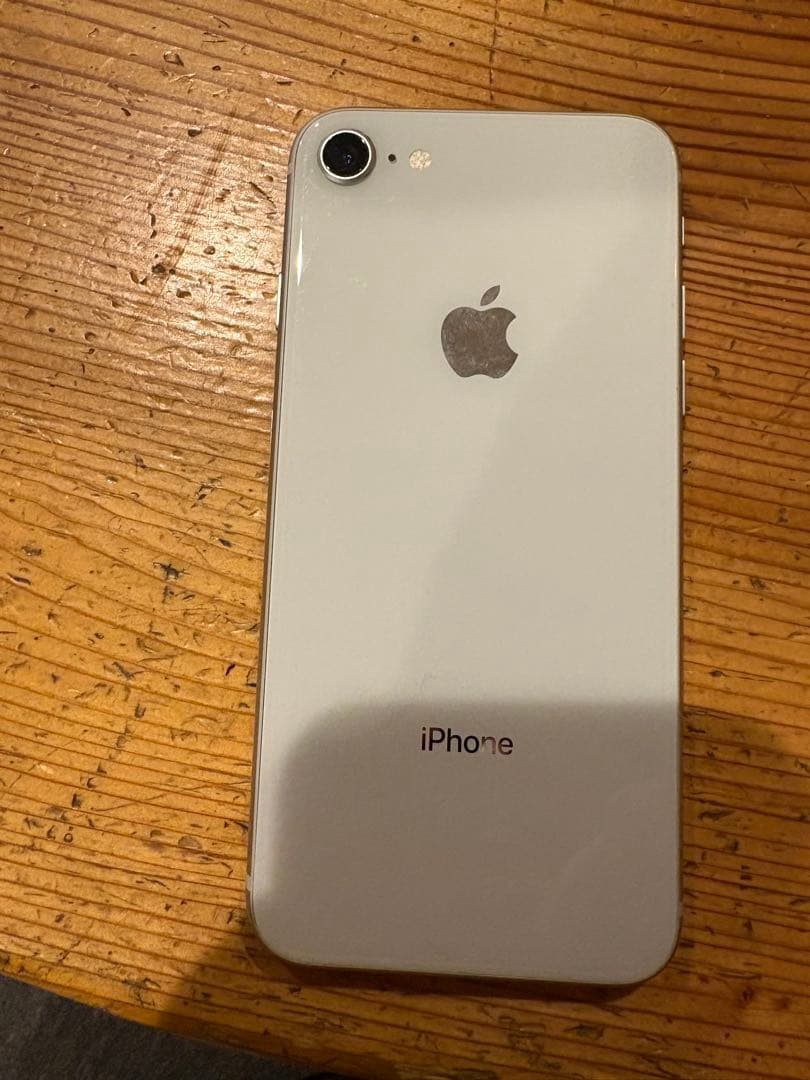 Apple iPhone 8 ホワイト