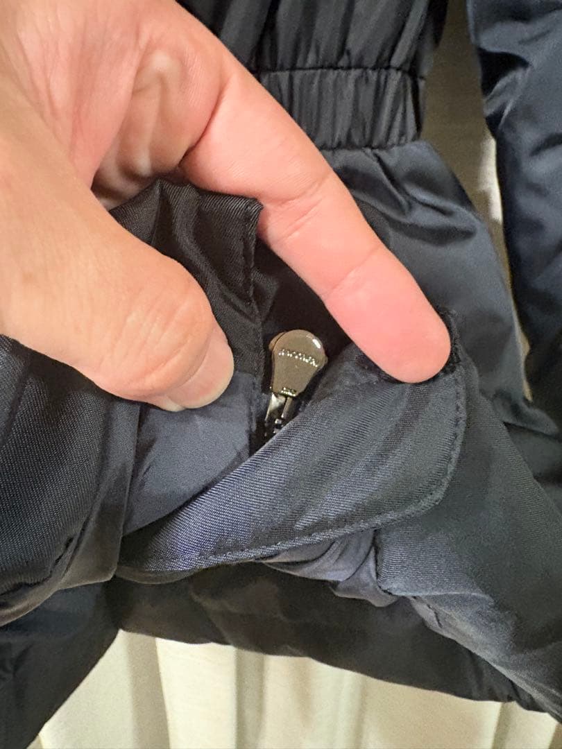 未使用品　モンクレール　ダウン　FATSIAN ネイビー　ダウン　コート