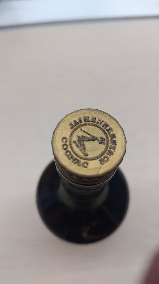 COURVOISIER VSOP ナポレオンとヘネシーコニャック箱無しの計２本