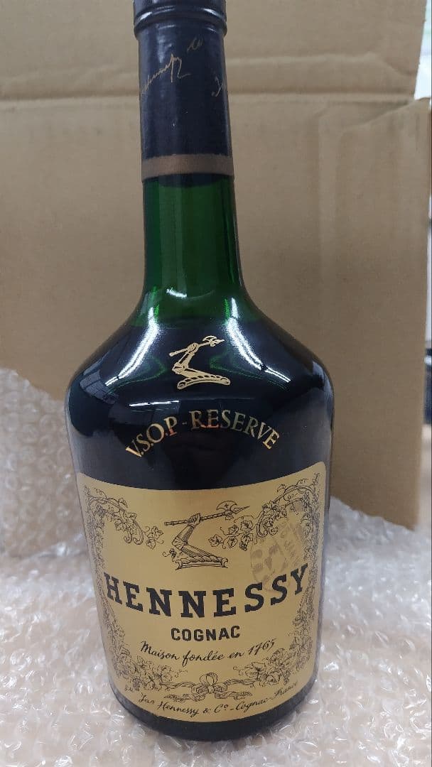 COURVOISIER VSOP ナポレオンとヘネシーコニャック箱無しの計２本