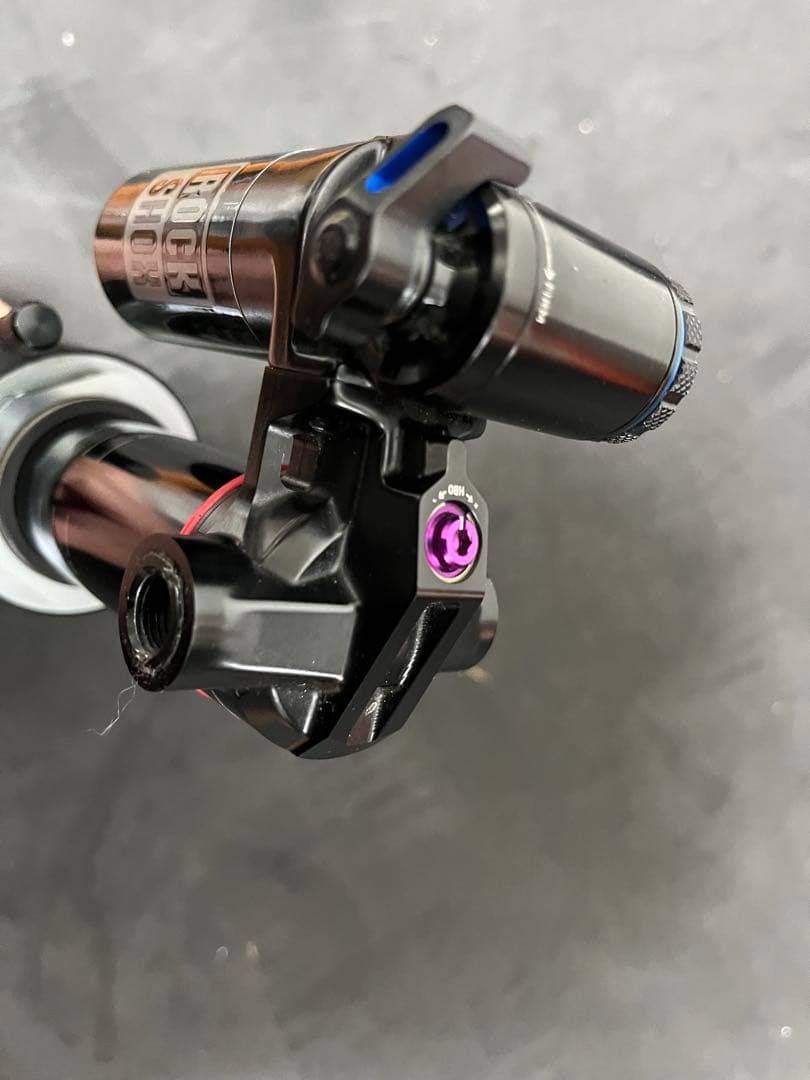 Rockshox Vivid Ultimate 205x65 mm リアショック