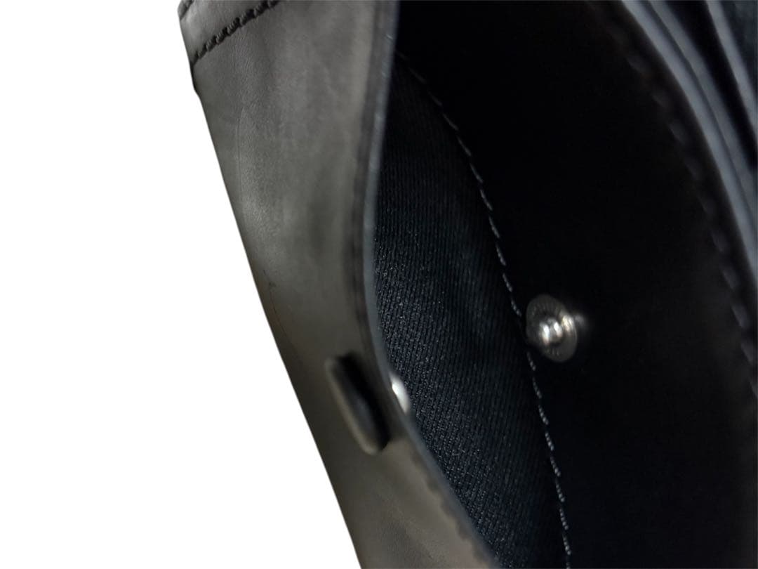 超希少　新品　perché（ペルケ）二つ折り財布　牛革　グラック