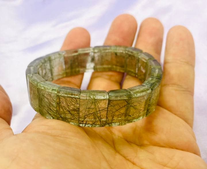グリーンルチル（トルマリン入り）バングル（鑑別書＋グリーンルチルさざれ付き）