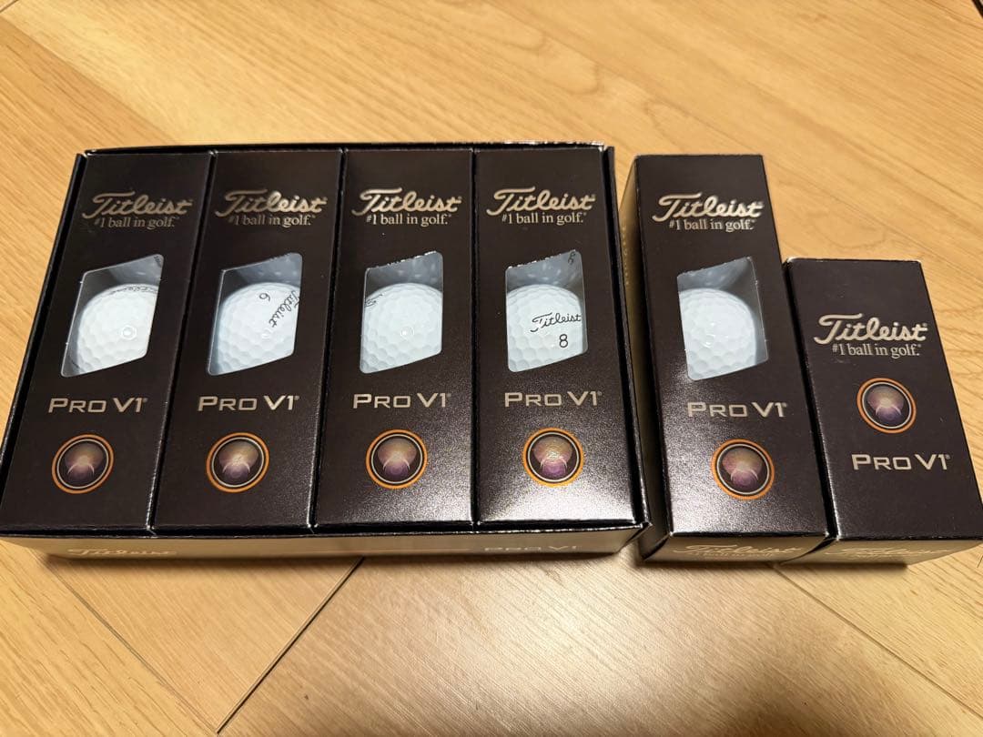 Titleist Pro V1 ゴルフボール 1ダース + 5個 = 17個
