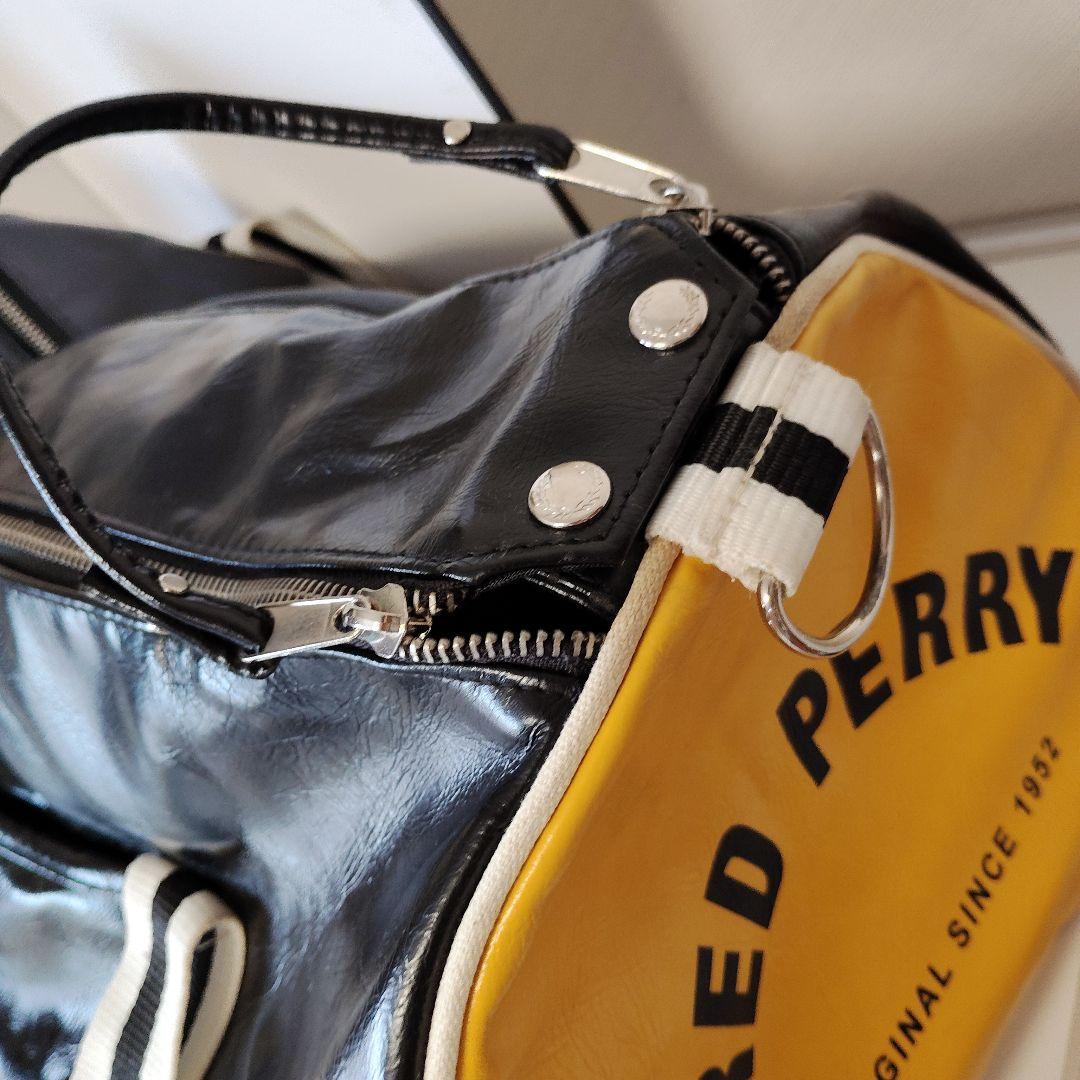FRED PERRY ショルダーバッグ 黒/黄色