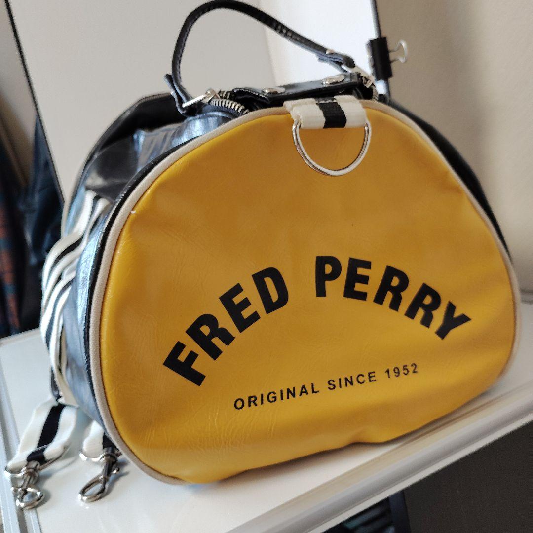 FRED PERRY ショルダーバッグ 黒/黄色