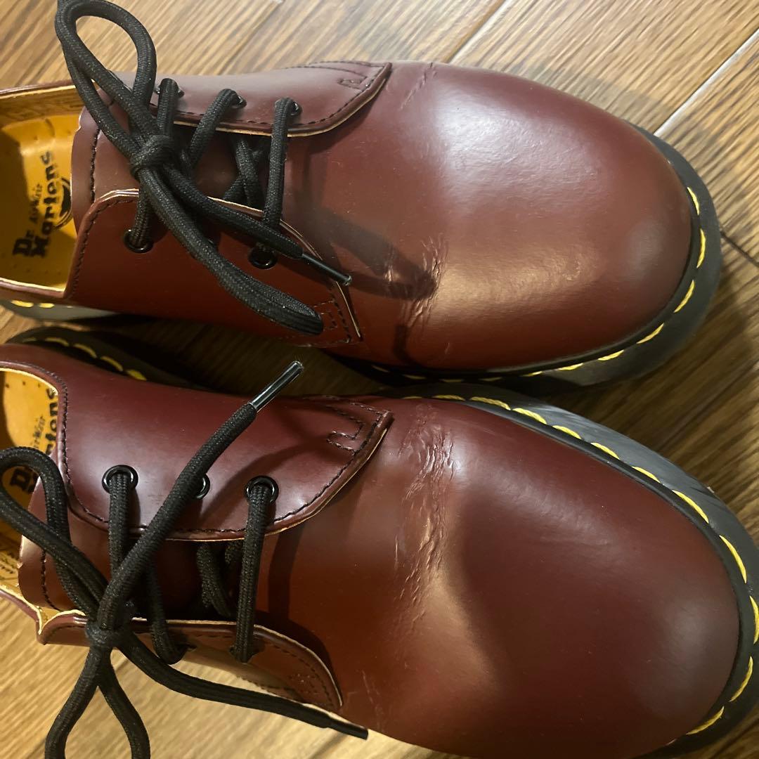 ドクターマーチン　チェリーレッド　3ホール　UK7