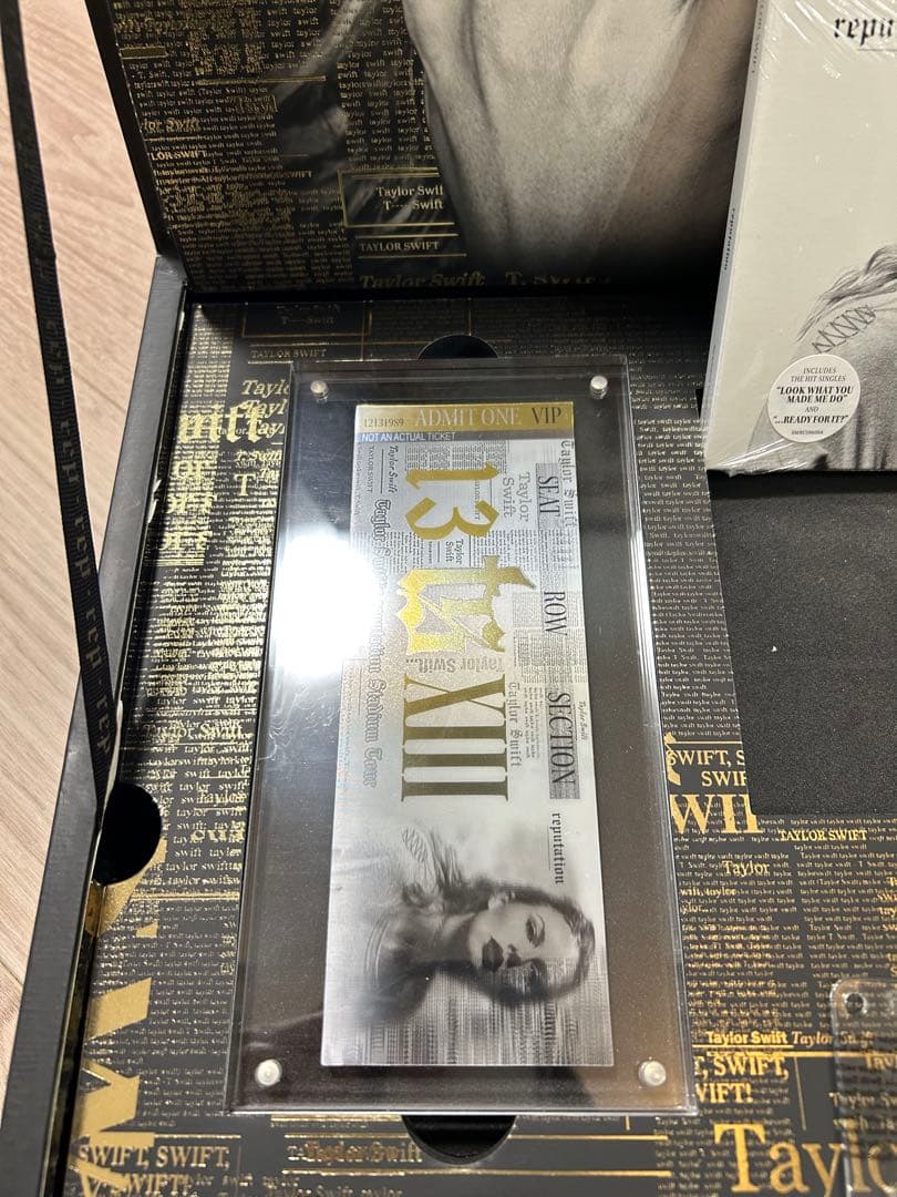 洋楽 Taylor Swift Reputation Tour VIP Box