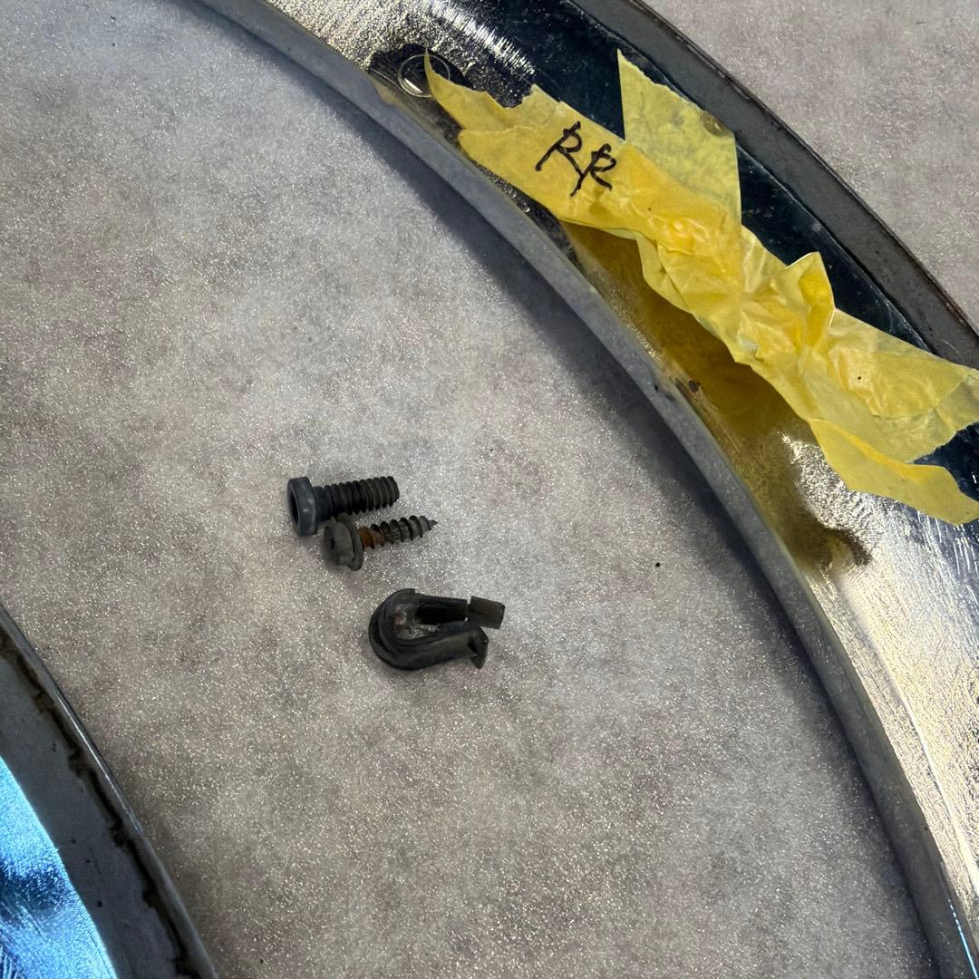 L700 ミラジーノ　メッキオーバーフェンダー　DCN