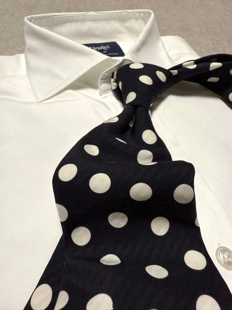 【美品】GIERRE MILANO／ジエレ／シルクドットタイ／ブラック／ホワイト
