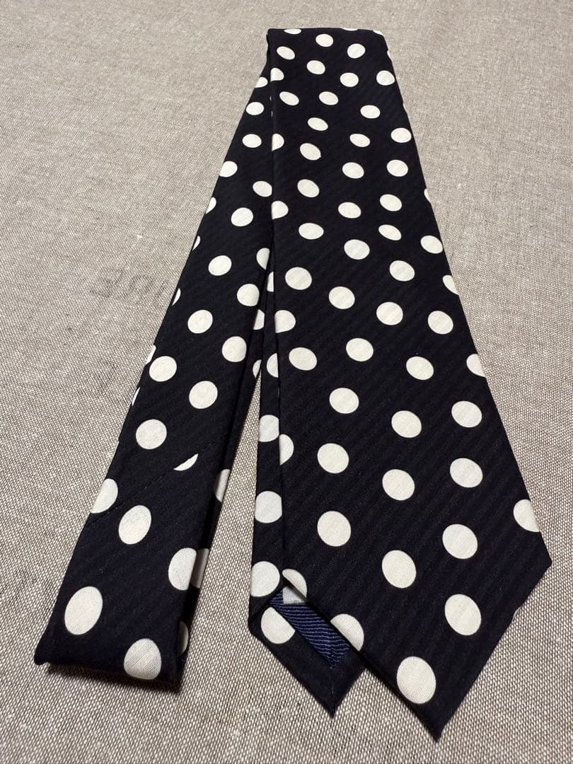 【美品】GIERRE MILANO／ジエレ／シルクドットタイ／ブラック／ホワイト
