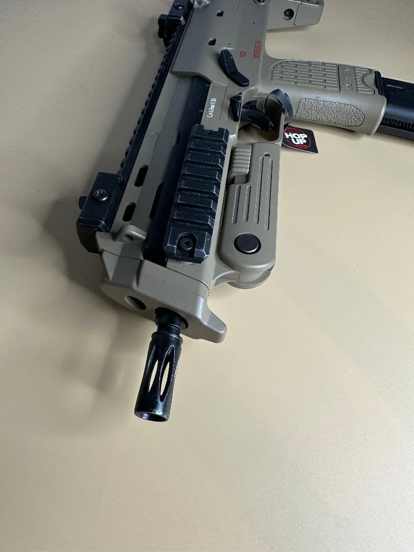 【年末セール/美品】MP7A1 ガスブローバックエアガン タンカラー