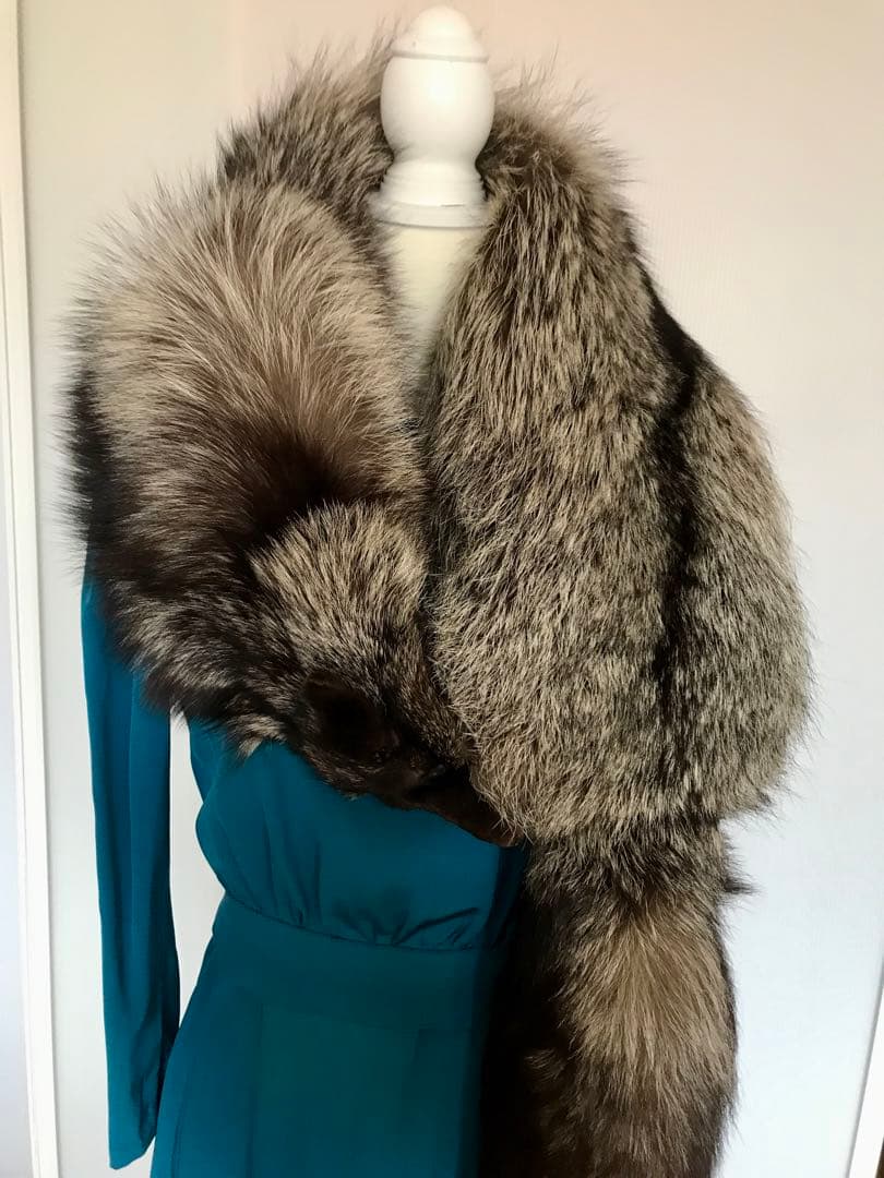 EMBA特注　最上級品　FOX FUR 銀ギツネ　本毛皮　ショール　ストール