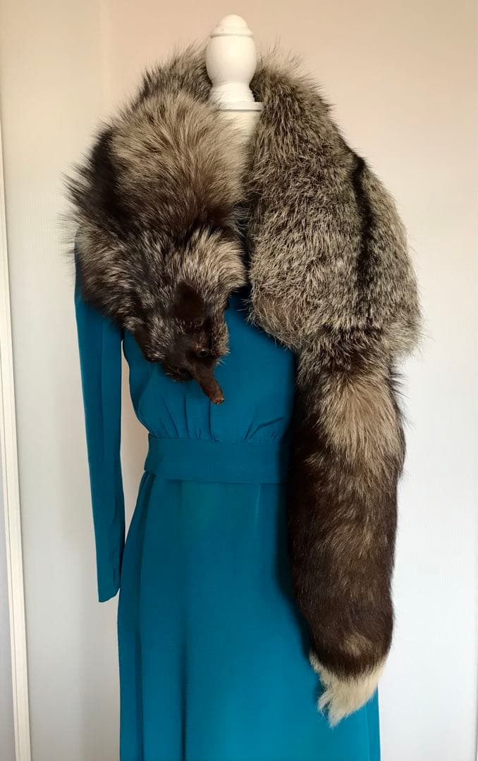 EMBA特注　最上級品　FOX FUR 銀ギツネ　本毛皮　ショール　ストール