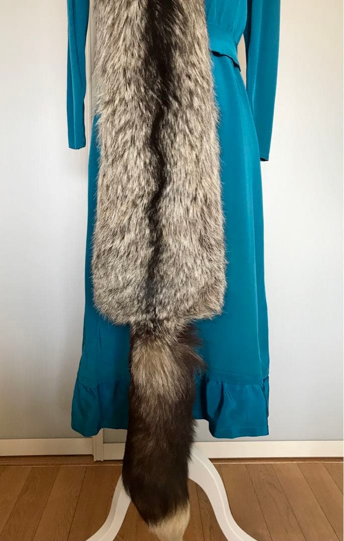 EMBA特注　最上級品　FOX FUR 銀ギツネ　本毛皮　ショール　ストール