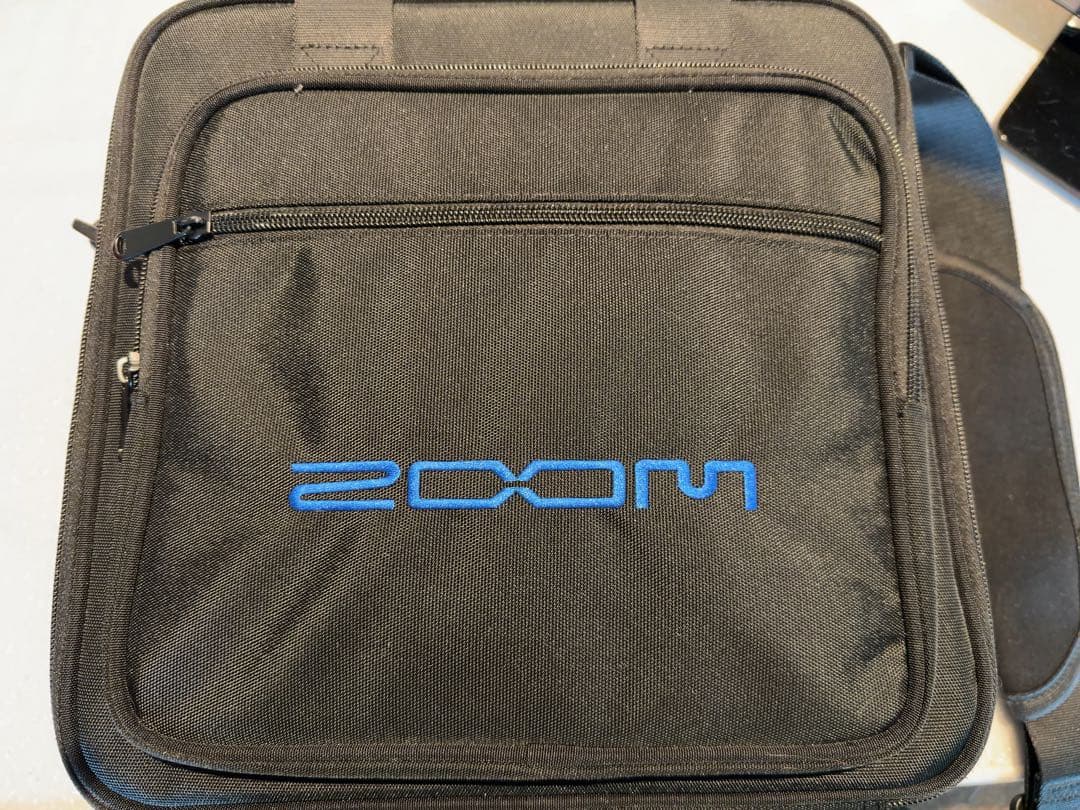 ZOOM LiveTrak L-8 (ケース付き)