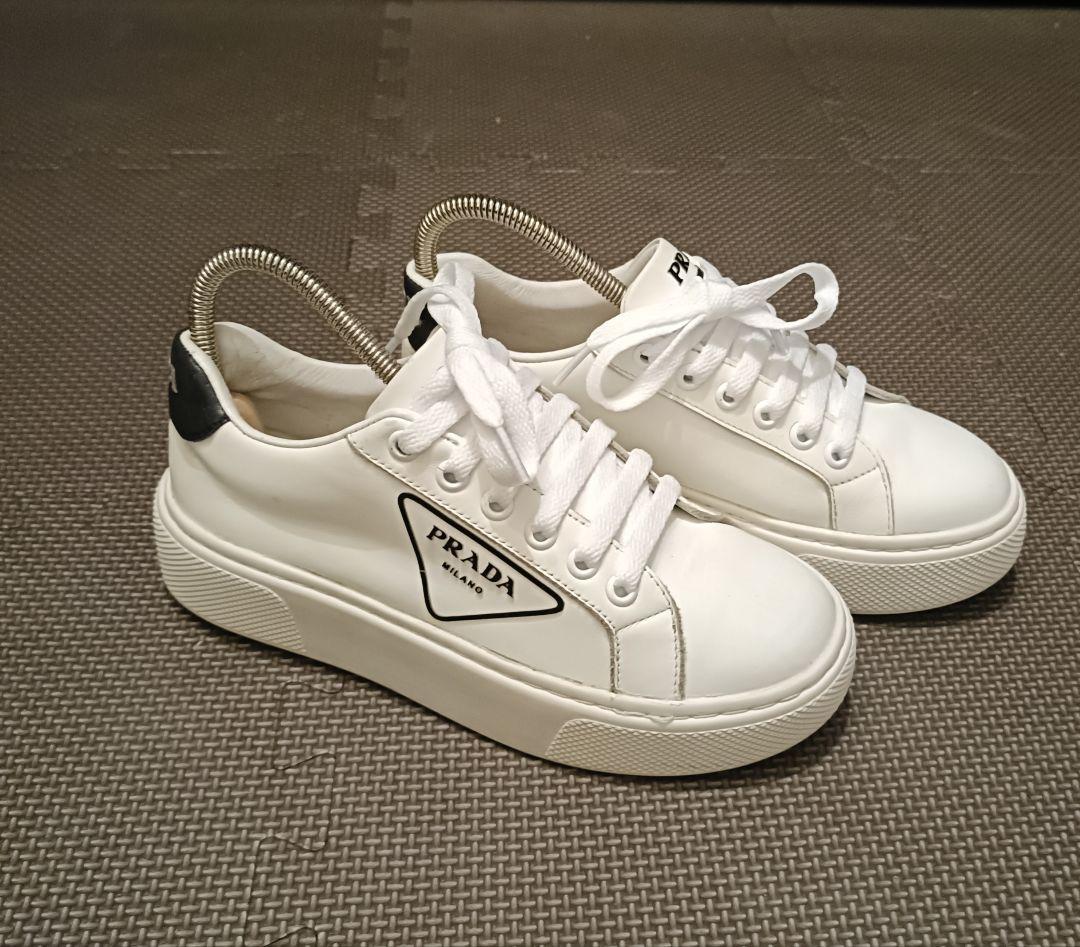 PRADA ホワイトレザー スニーカー