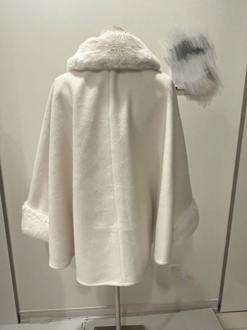 evelyn エブリン ビジューポンチョコート ホワイト