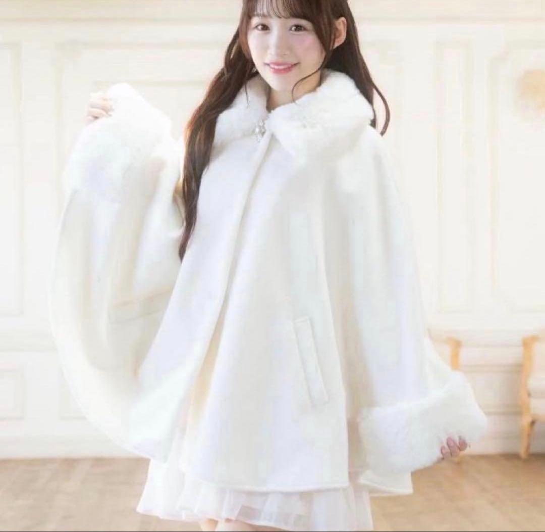 evelyn エブリン ビジューポンチョコート ホワイト