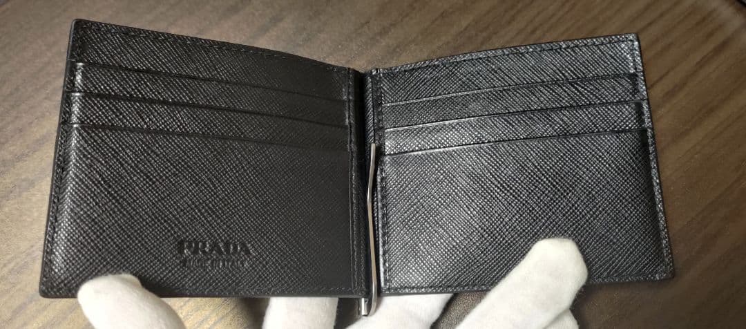 【極美品】PRADA ブラック サフィアーノレザー マネークリップ
