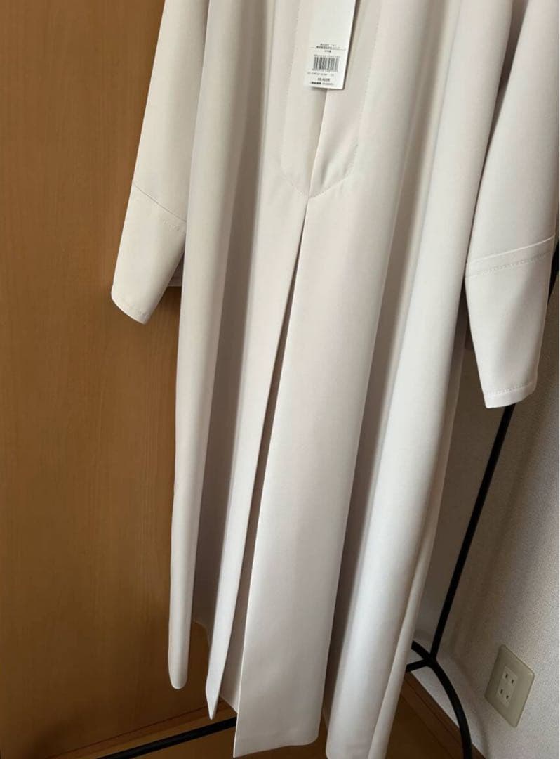 新品未使用タグ付　アドーアADORE バックサテンアムンゼンワンピース　38 M