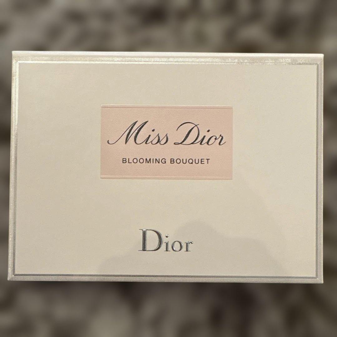 Miss Dior Blooming Bouquet 2023 クリスマスコフレ