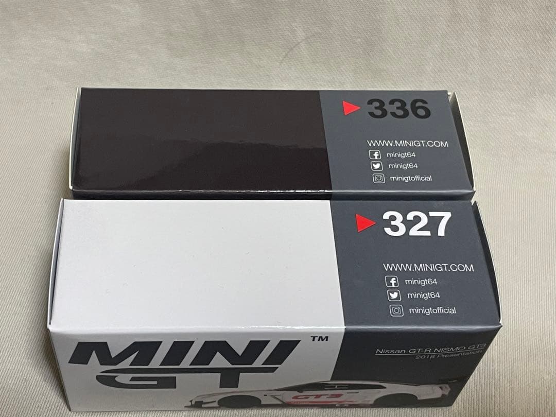 MiniGT 1/64 R35 ミニカー2台セット