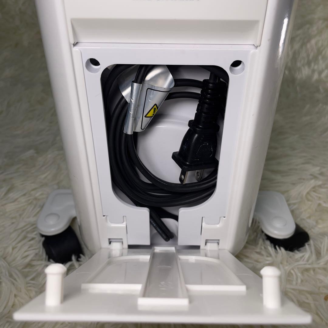 【美品】アイリスオーヤマ オイルヒーター IWH2-1208M-W 2022年式