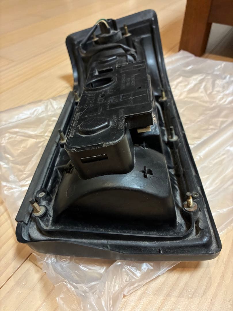 【AE86】 テールライト 助手席側 2ドア