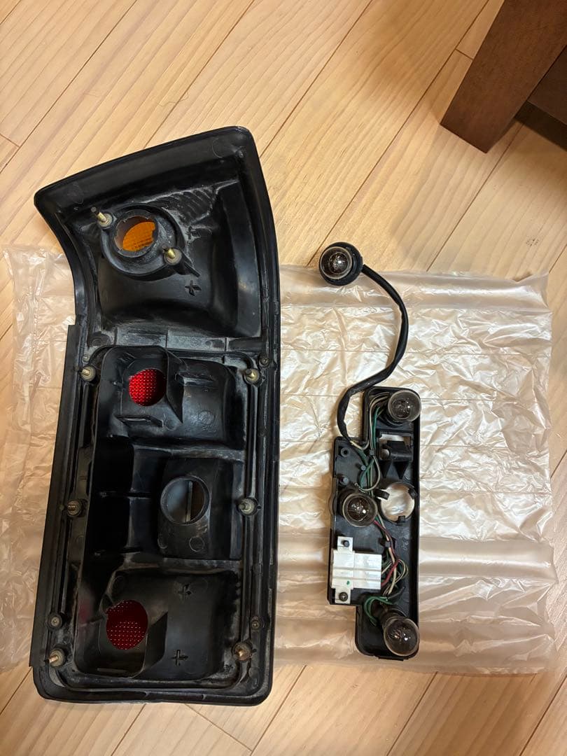 【AE86】 テールライト 助手席側 2ドア