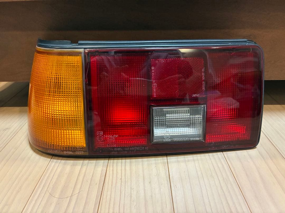 【AE86】 テールライト 助手席側 2ドア