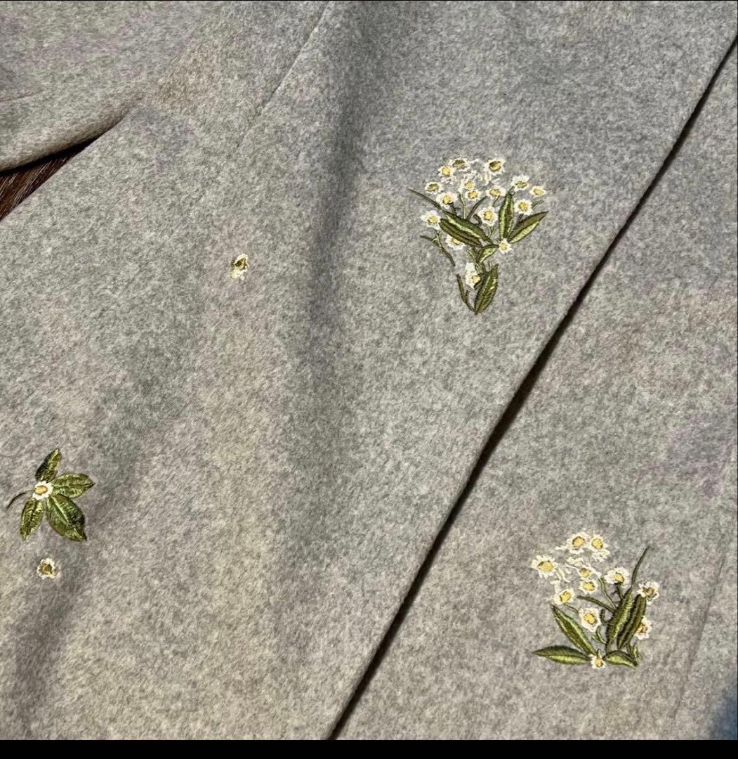 スーパービューティー　カモミール刺繍　コート