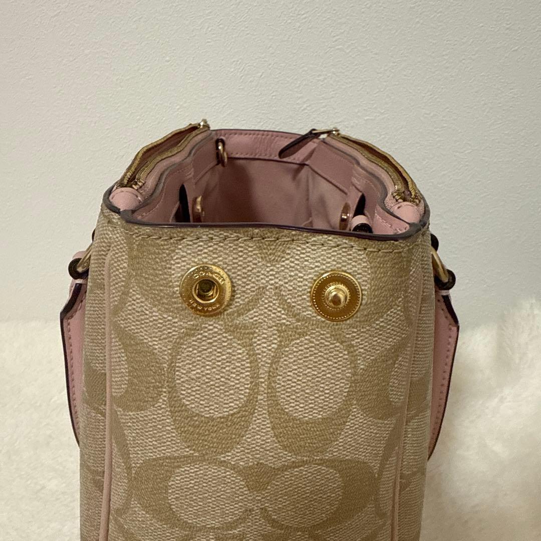 【美品】COACH シグネーチャーピンクショルダーバッグ