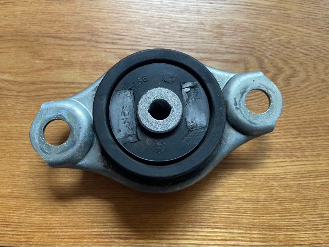 アバルト595エンジンマウント アバルト595ミッションマウント