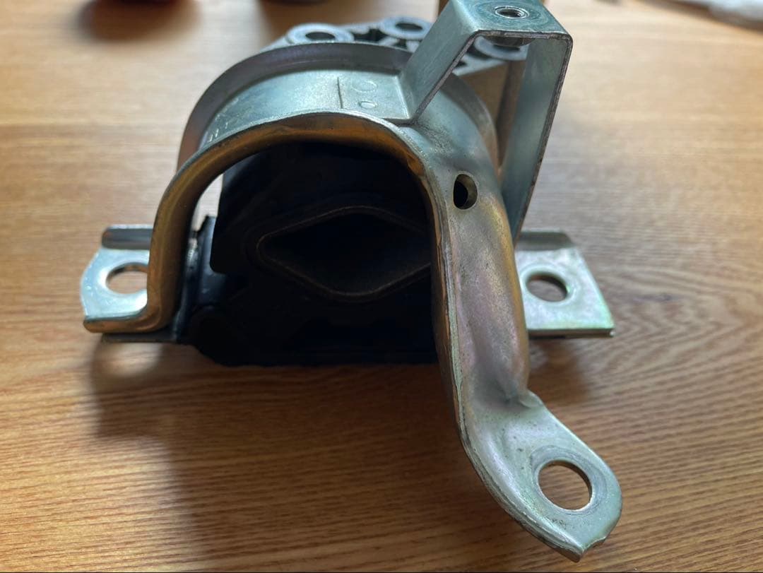 アバルト595エンジンマウント アバルト595ミッションマウント