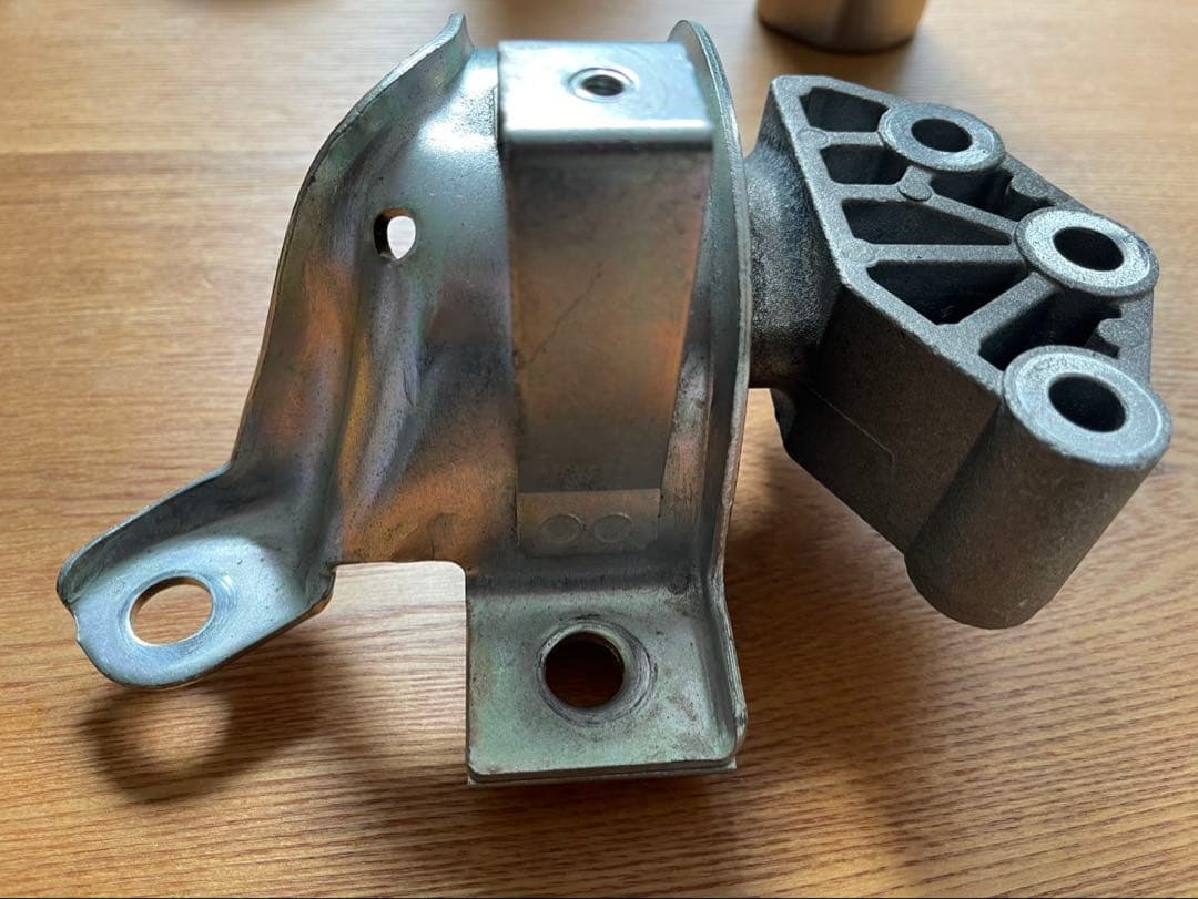 アバルト595エンジンマウント アバルト595ミッションマウント