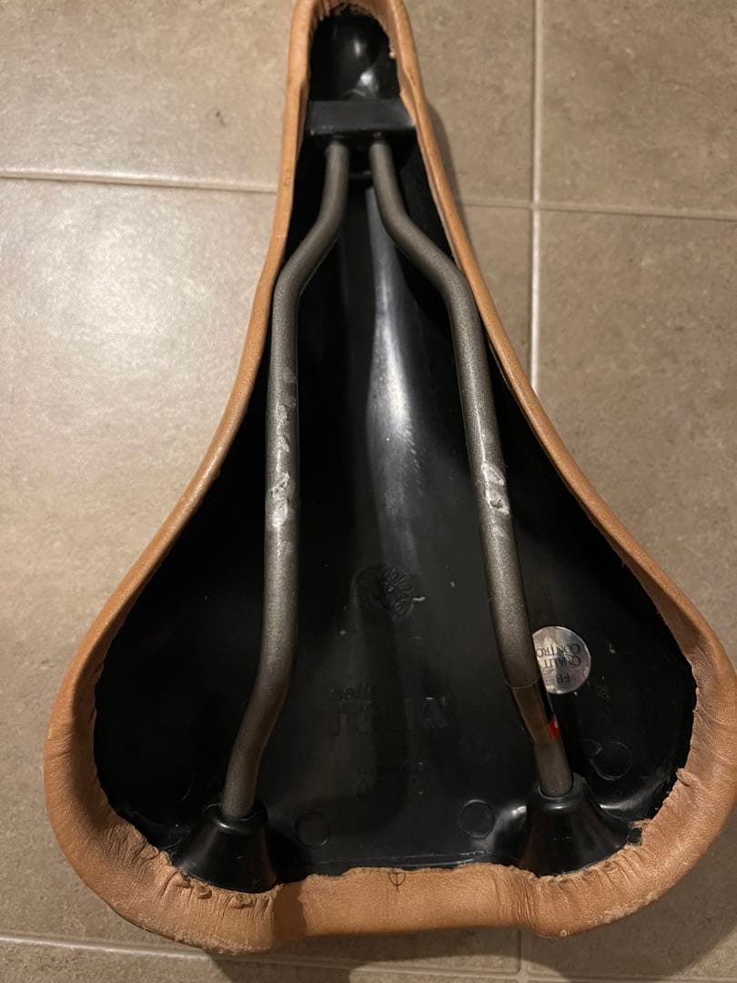 Selle Italia Turbo 革サドル　値下げしました