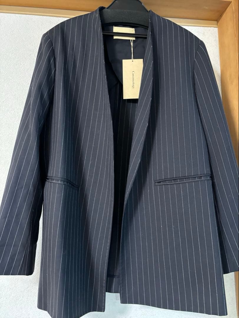 カレンソロジー　ウールピンストライプジャケット