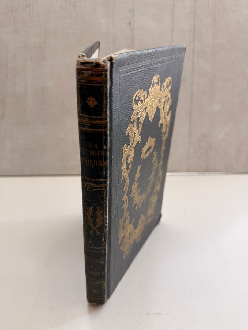 フランス小説、歴史書、図録 ロマンス古本など、おまとめ４冊セット