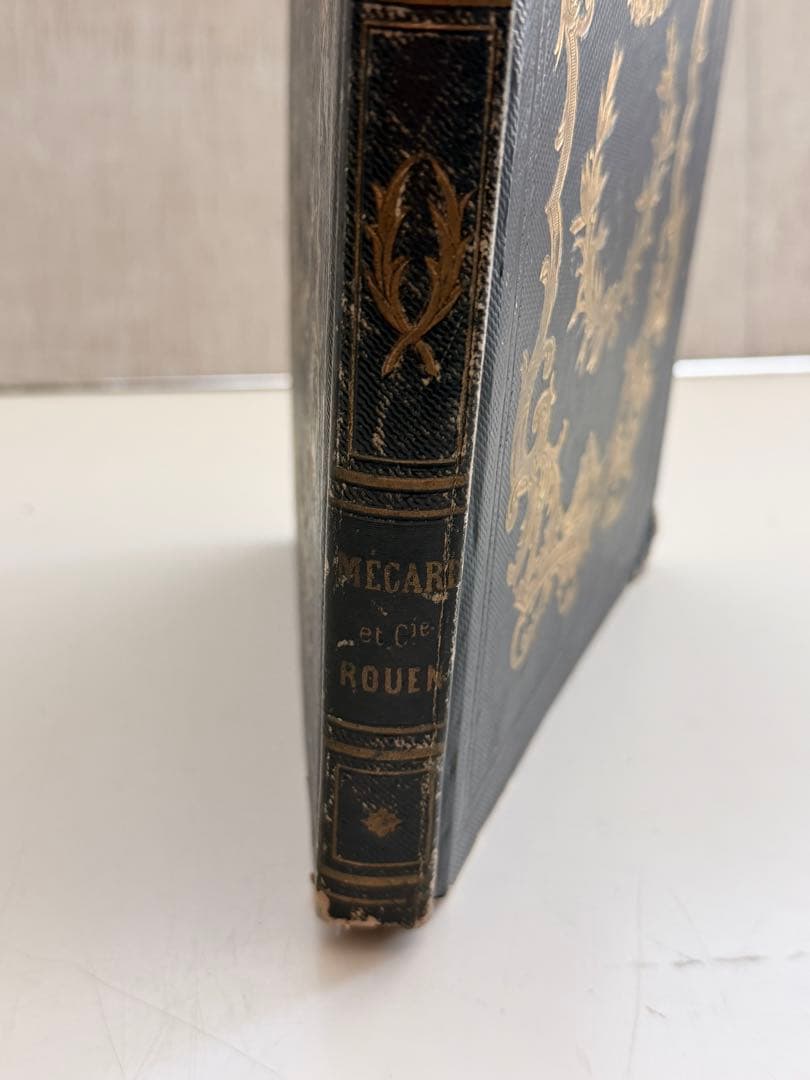 フランス小説、歴史書、図録 ロマンス古本など、おまとめ４冊セット