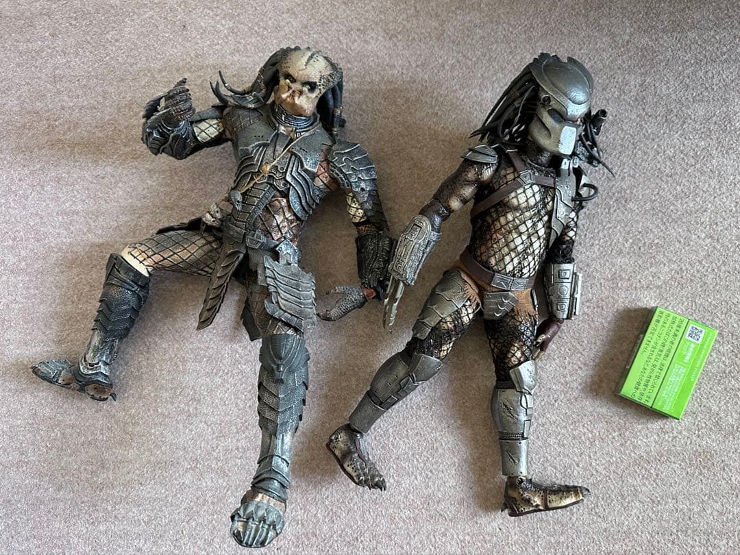 プレデターフィギュア 2体セット