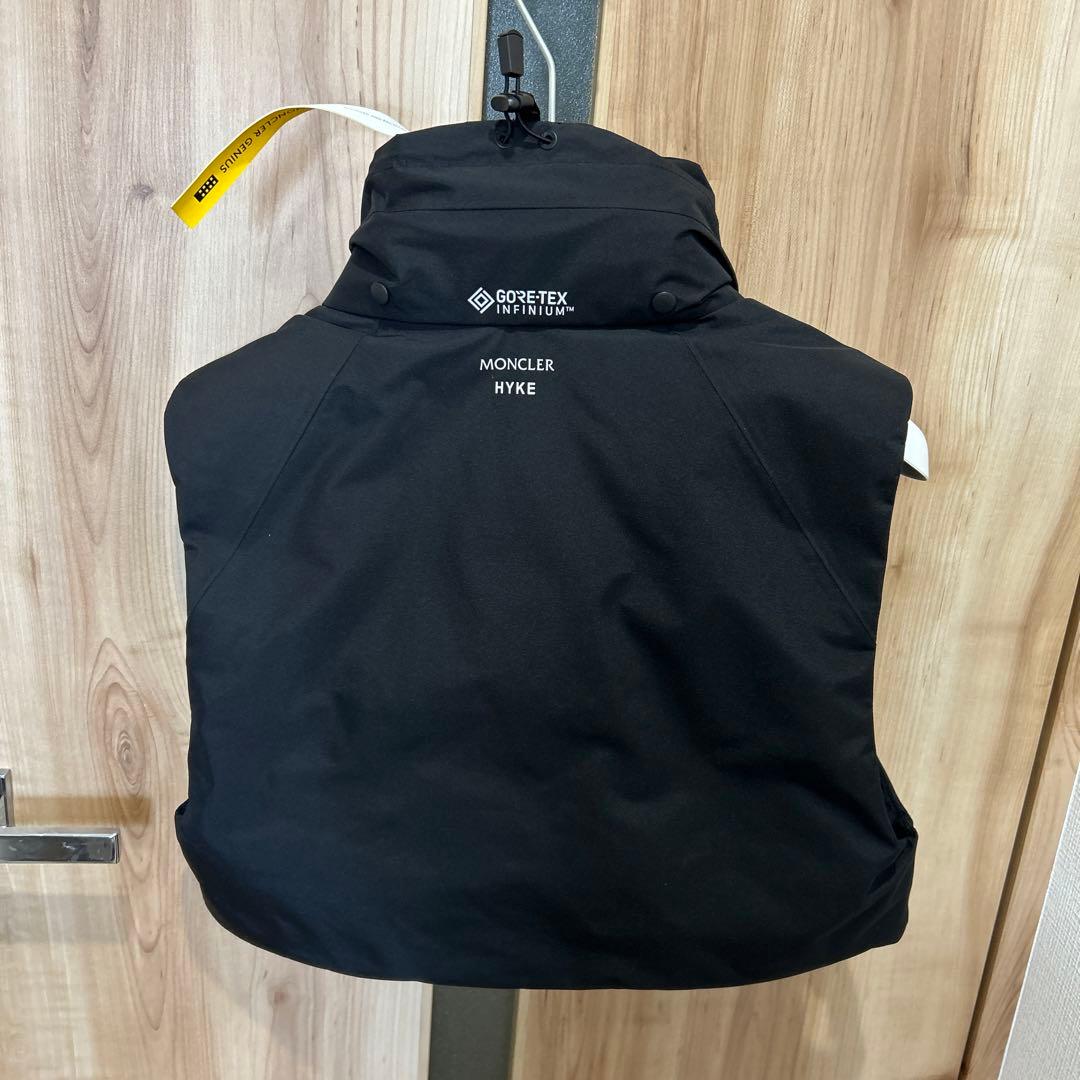 MONCLER x HYKE　ダウンベスト VANILIS ハイク