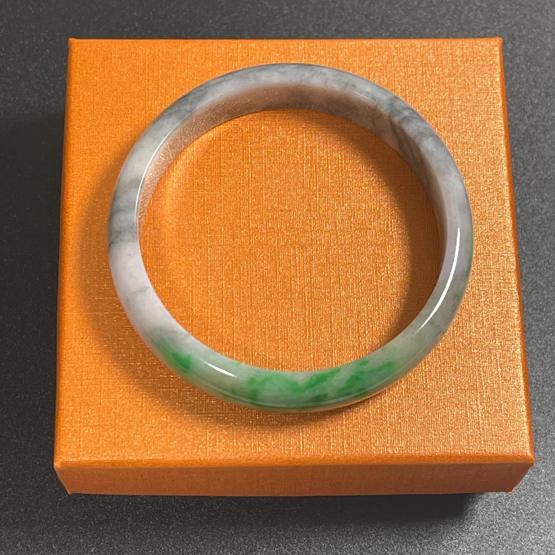 遮断離値下げ処分・電子鑑別書付陽緑黒い花翡翠（烏鶏)天然本翡翠バングル57mm