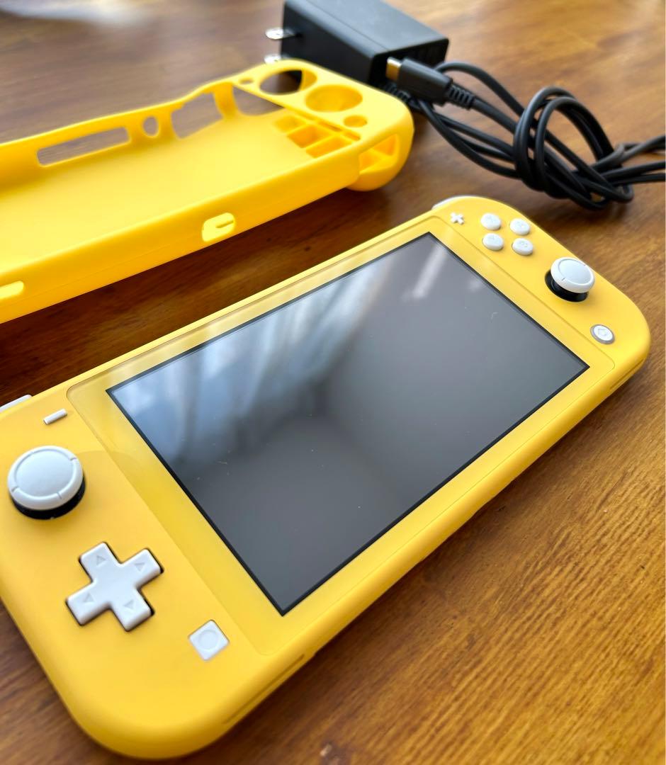 【極美品】Nintendo Switch ニンテンドースイッチ ライト イエロー